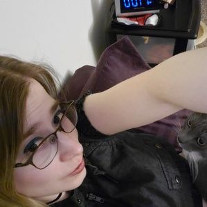 Meet your Posher, Amber